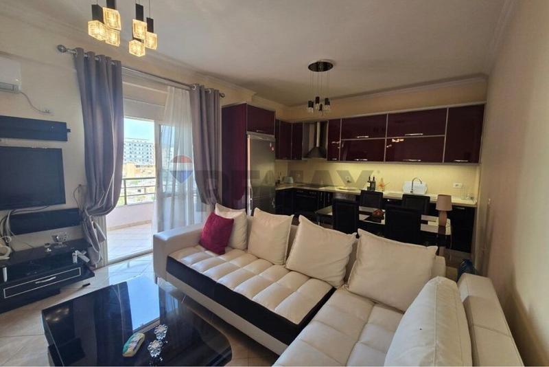 Apartament 1+1 me qera në Rruga Misto Mele, Vlorë, 110 m²