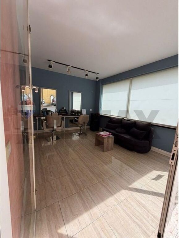 Negozio in vendita a Rruga Eduard Mano, Tirana, 36 m². Foto 1 di 3