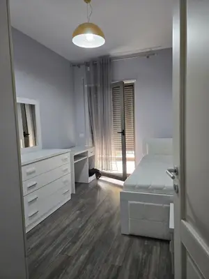Apartament 3+1 me qera në Rruga e Bogdanëve, Tiranë, 100 m². Foto 12 nga 12
