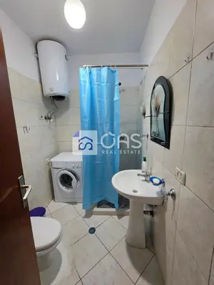 Apartament 1+1 me qera në Bulevardi Zogu I, Tiranë, 54 m². Foto 2 nga 7