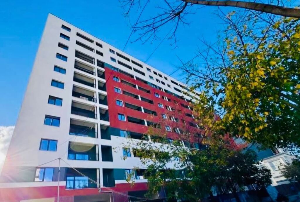 Shop for sale in Oxhaku, Tirana, 53 m²