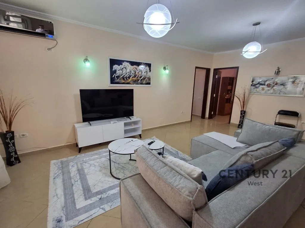 Apartament 3+1 me qera në Rruga Margarita Tutulani, Tiranë, 111 m². Foto 1 nga 9