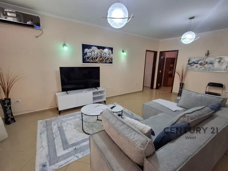 Appartamento 3+1 in affitto a Rruga Margarita Tutulani, Tirana, 111 m²