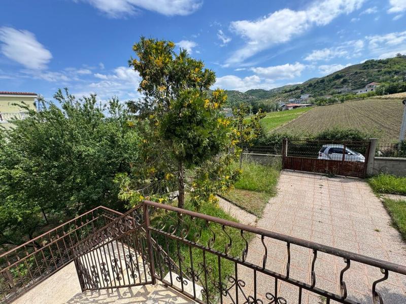 Vilë në shitje në Pezë-Helmës, Tiranë, 500 m². Foto 5 nga 6