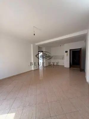 Apartament 2+1 në shitje në Plazh, Durrës, 88 m². Foto 2 nga 8