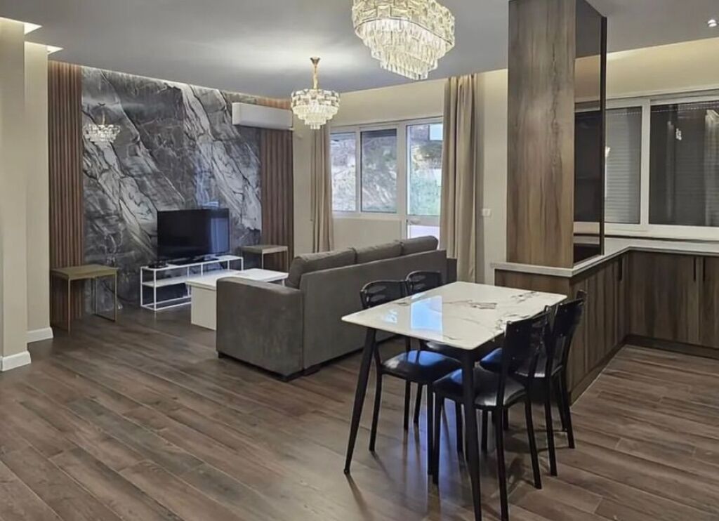 Appartamento 2+1 in vendita a Kopshti Botanik Zoologjik, Tirana, 120 m². Foto 1 di 3