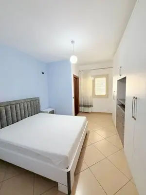 Apartament 2+1 me qera në Lagja nr.5, Durrës, 120 m². Foto 3 nga 9