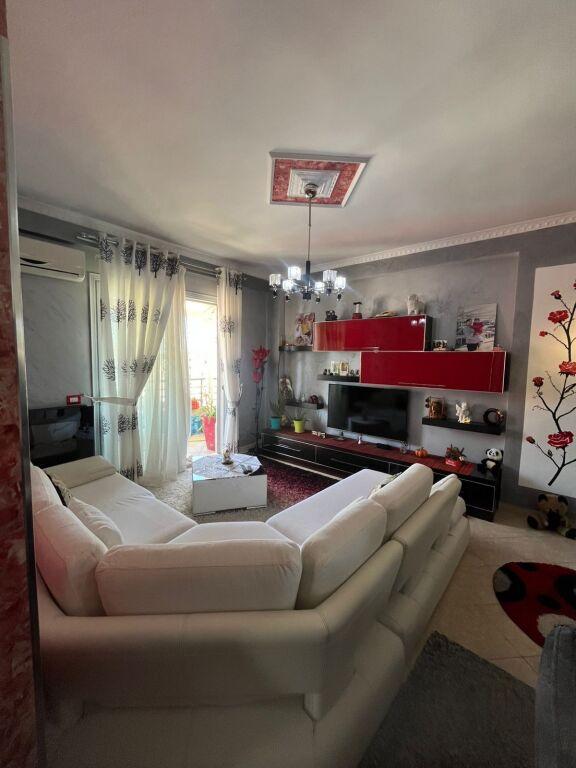 Appartamento 1+1 in vendita a Rruga Fiqirete Musta, Valona, 67 m²