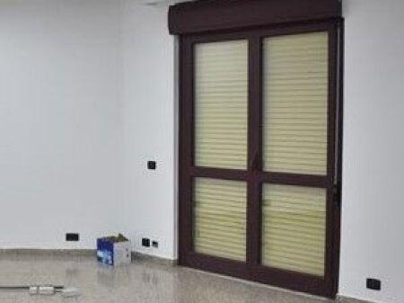 Zyrë me qera në Sheshi Skënderbej, Tiranë, 152 m². Foto 4 nga 4