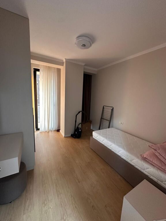 Appartamento 2+1 in affitto a Rruga Mine Peza, Tirana, 100 m². Foto 3 di 3