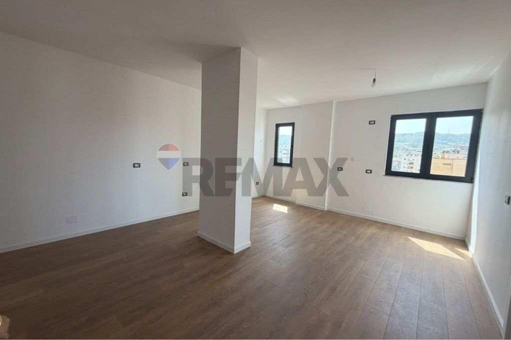 Apartment for sale in Komuna e Parisit, Tirana, 88 m². Photo 1 of 3