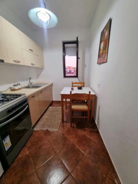 Apartament 2+1 me qera në Rruga e Elbasanit, Tiranë, 100 m². Foto 3 nga 7