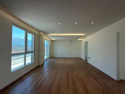 Appartamento 3+1 in vendita a Farkë, Tirana, 183 m². Foto 4 di 11