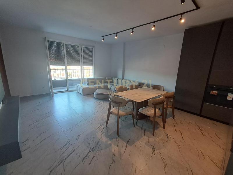 Appartamento 3+1 in vendita a Arra e Madhe, Scutari, 135 m²