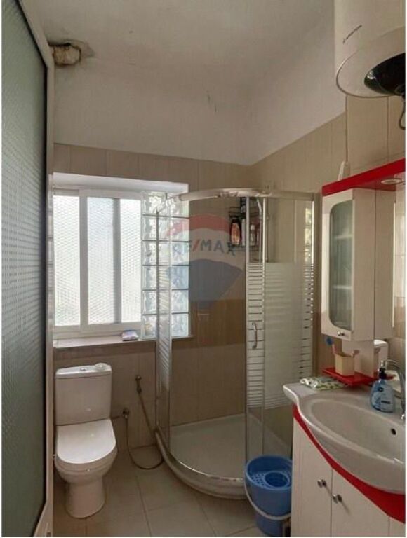Apartment for sale in Bulevardi Bajram Curri, Tirana, 79 m². Photo 1 of 3