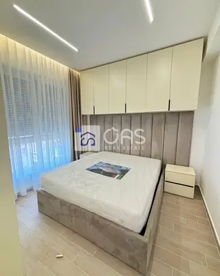 Apartament 1+1 me qera në Myslym Shyri, Tiranë, 63 m². Foto 1 nga 8