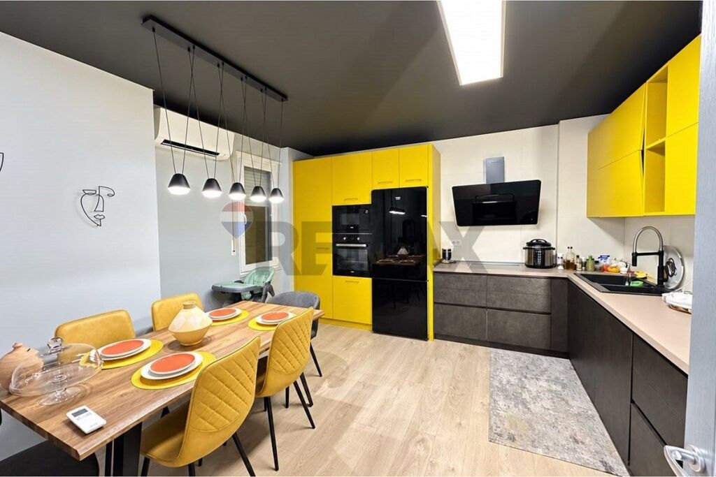 Apartment for sale in Liqeni i Thatë, Tirana, 130 m². Photo 2 of 3