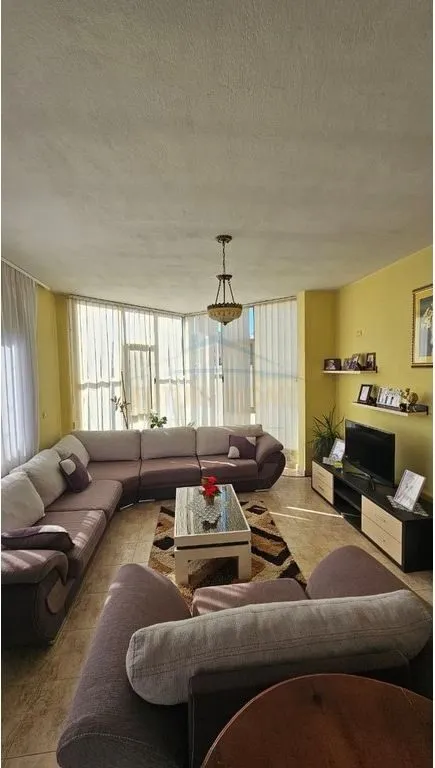 Apartament 3+1 në shitje në Stacioni i Trenit, Durrës, 146 m². Foto 1 nga 9