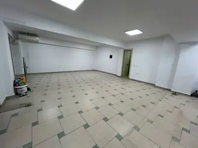 Commercial space for rent in Stacioni i Trenit, Durrës, 70 m². Photo 1 of 3