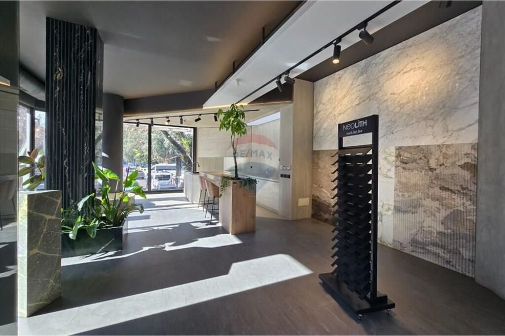 Shop for rent in Rruga Sulejman Delvina, Tirana, 109 m². Photo 3 of 3