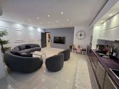 Apartament 2+1 në shitje në Vasil Shanto, Tiranë, 110 m². Foto 3 nga 12