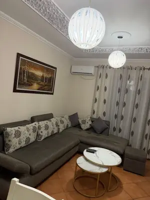 Apartament 2+1 me qera në Rruga Jordan Misja, Tiranë, 100 m². Foto 1 nga 6