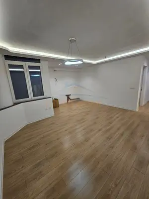 Apartament 2+1 në shitje në Stacioni i Trenit, Tiranë, 77 m². Foto 2 nga 7