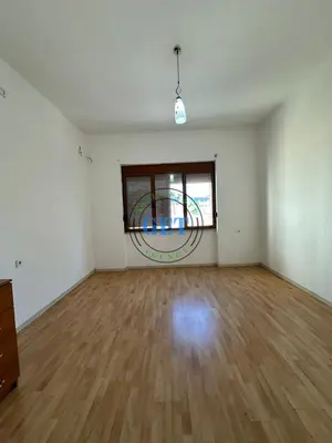 Apartament 3+1 me qera në Qendra Tregtare Blue Star, Durrës, 100 m². Foto 5 nga 7