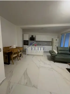 Apartament 2+1 me qera në Liqeni i Thatë, Tiranë, 120 m². Foto 2 nga 11