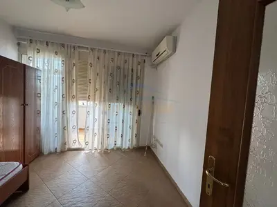 Commercial space for rent in Sheshi Avni Rustemi, Tirana, 124 m². Photo 3 of 6
