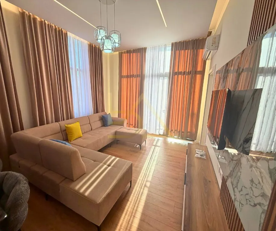 Apartament 2+1 me qera në Xhamia, Vlorë, 70 m². Foto 1 nga 9