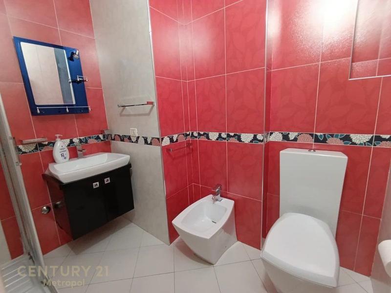 Apartament 2+1 me qera në Posta qender, Tiranë, 102 m². Foto 6 nga 8