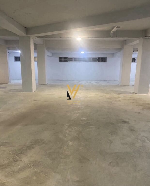 Magazinë me qera në Unaza e Re, Tiranë, 300 m². Foto 2 nga 3