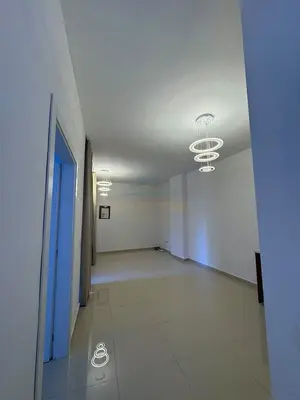 Ambient biznesi me qera në Rruga e Kavajës, Tiranë, 80 m². Foto 6 nga 10