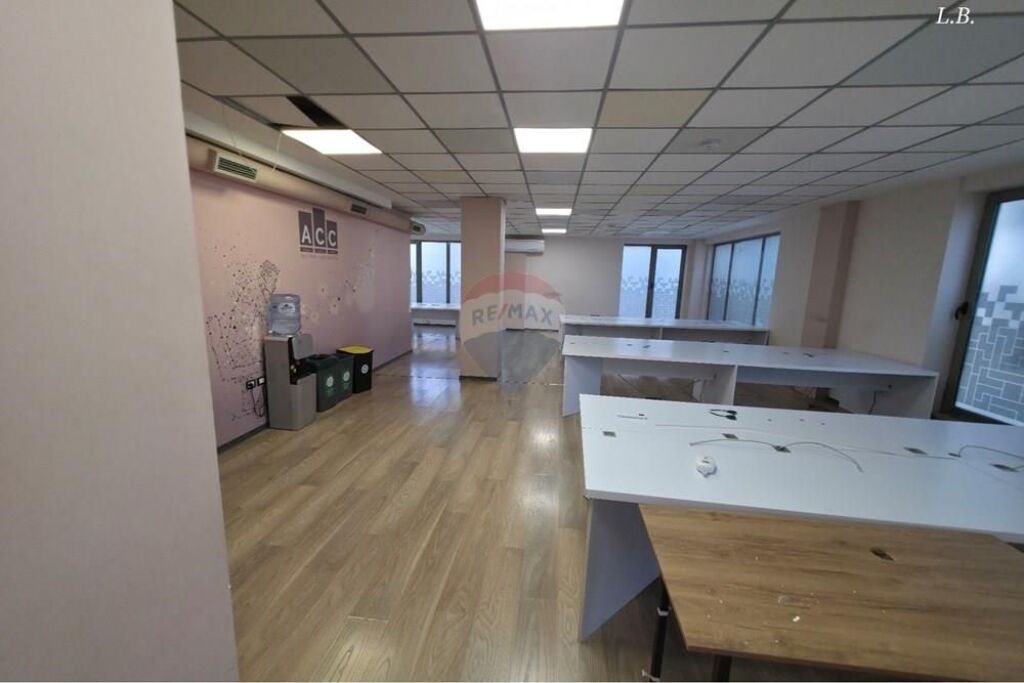 Office for rent in Selvia, Tirana, 288 m². Photo 1 of 3