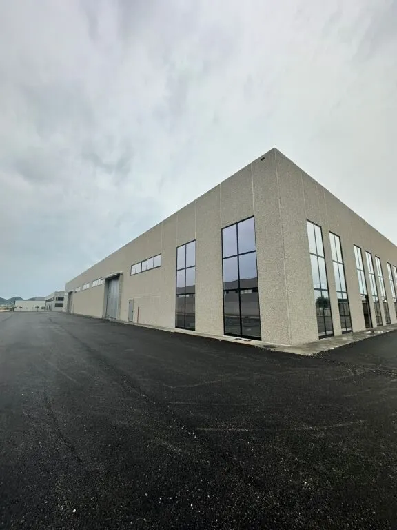 Warehouse for rent in Porto Romano, Durrës, 2,900 m². Photo 1 of 4