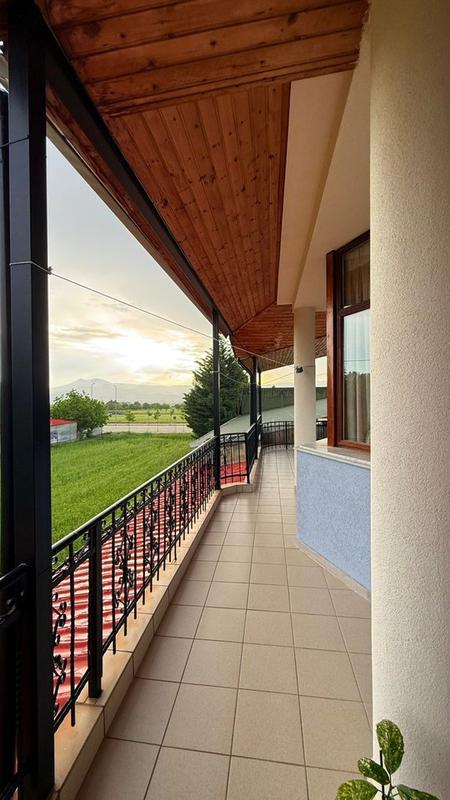 Locale in vendita a Mborje, Coriza, 2.009 m²