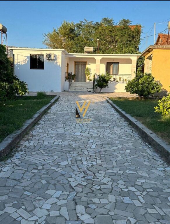 Shtëpi private në shitje në Krujë, 450 m². Foto 1 nga 3