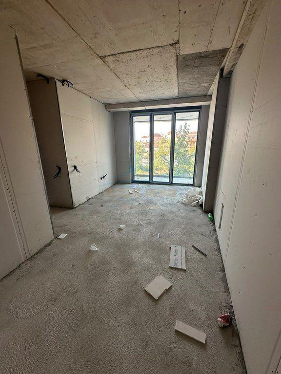 Appartamento 1+1 in vendita a Bulevardi Bajram Curri, Tirana, 75 m²