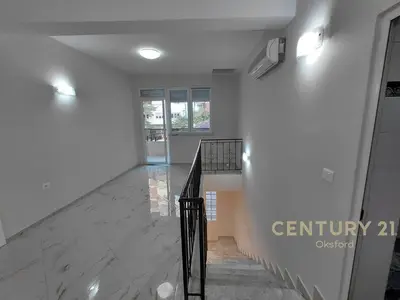 Vilë me qera në Rruga e Elbasanit, Tiranë, 322 m². Foto 4 nga 11
