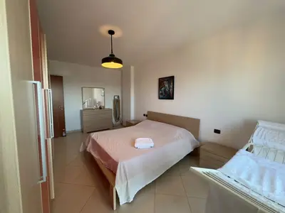 Apartament 2+1 me qera në Stacioni i Trenit, Durrës, 120 m². Foto 2 nga 12