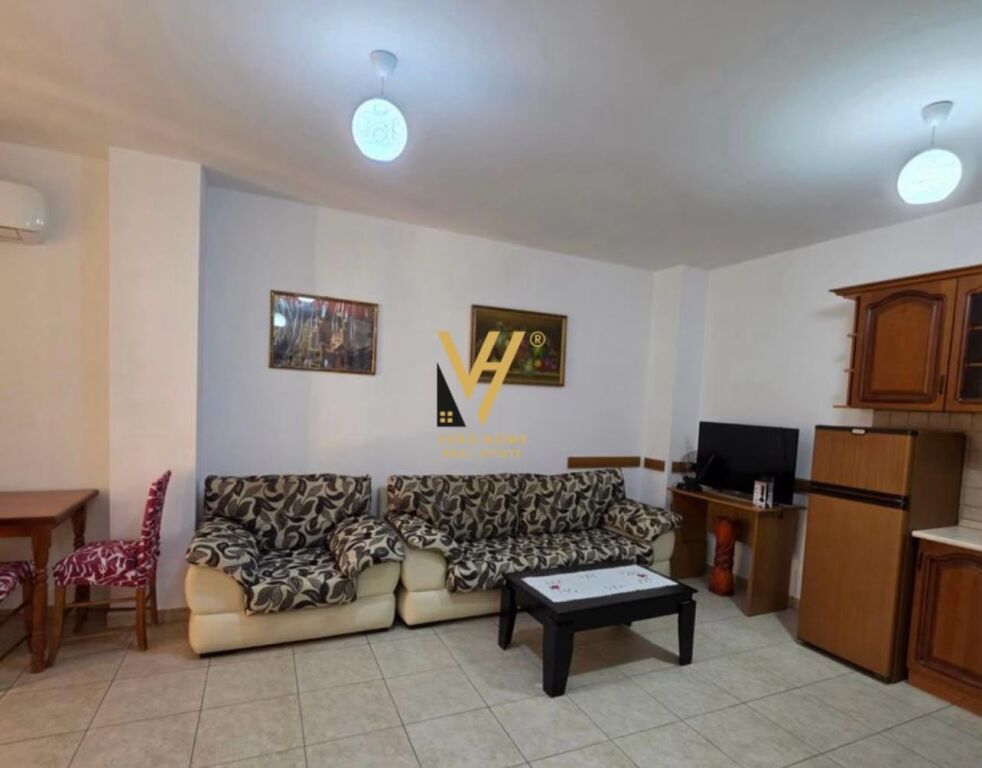 Apartament 1+1 me qera në Bulevardi Zogu I, Tiranë, 54 m². Foto 1 nga 3