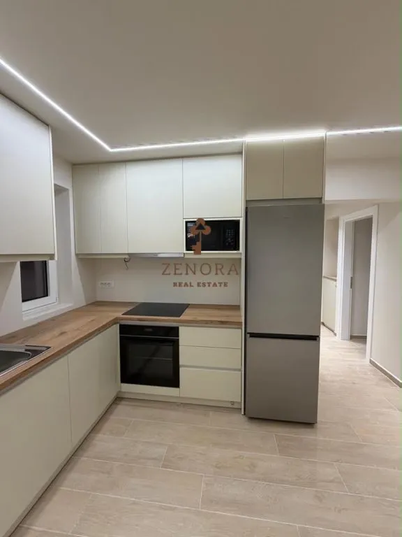 Appartamento 1+1 in vendita a Rruga Flamurit, Saranda, 58 m². Foto 1 di 10