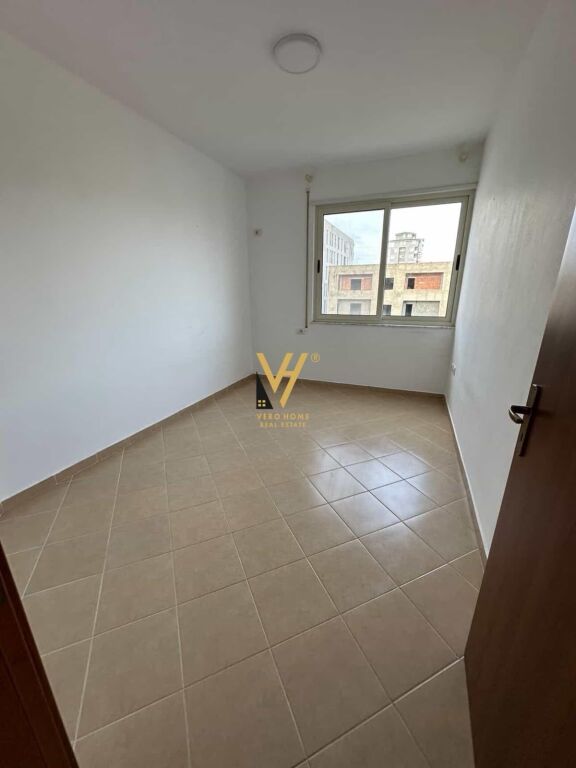Appartamento 2+1 in vendita a Shkëmbi i Kavajës, Durazzo, 110 m². Foto 2 di 3