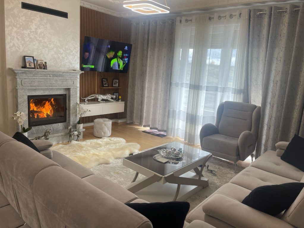 Apartament 2+1 me qera në Dora Residence, Tiranë, 110 m². Foto 1 nga 8