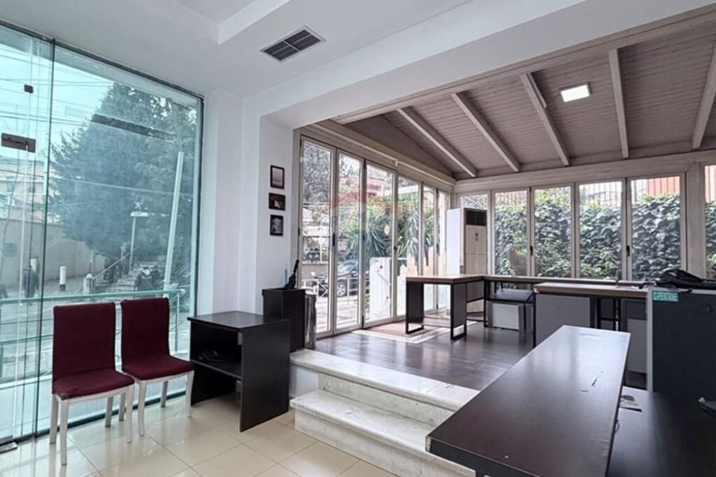 Shop for sale in Rruga e Elbasanit, Tirana, 216 m². Photo 3 of 3