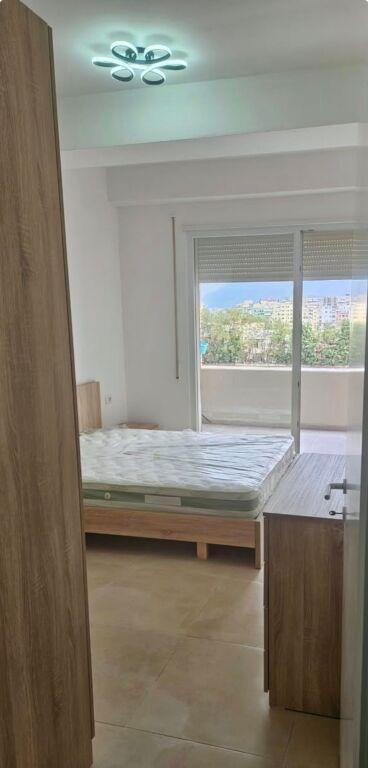 Apartament 1+1 me qera në Kompleksi Golden Park, Tiranë, 68 m²