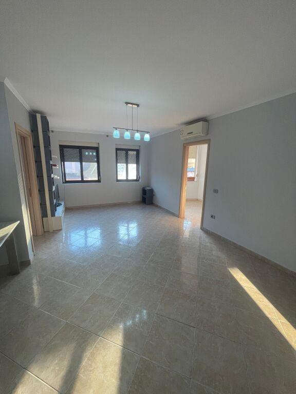 Ufficio in affitto a Rruga Deshmorët e 4 Shkurtit, Tirana, 96 m²