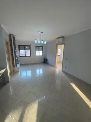 Appartamento in affitto a Blloku, Tirana, 96 m². Foto 1 di 8