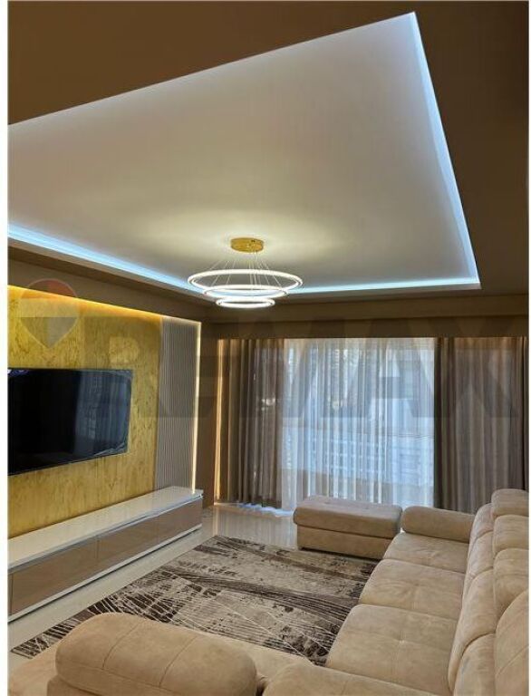 Appartamento in affitto a Kodra e Diellit, Tirana, 170 m². Foto 1 di 3